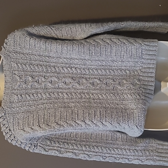 Banana Republic Gray Sweater - Picture 2 of 3